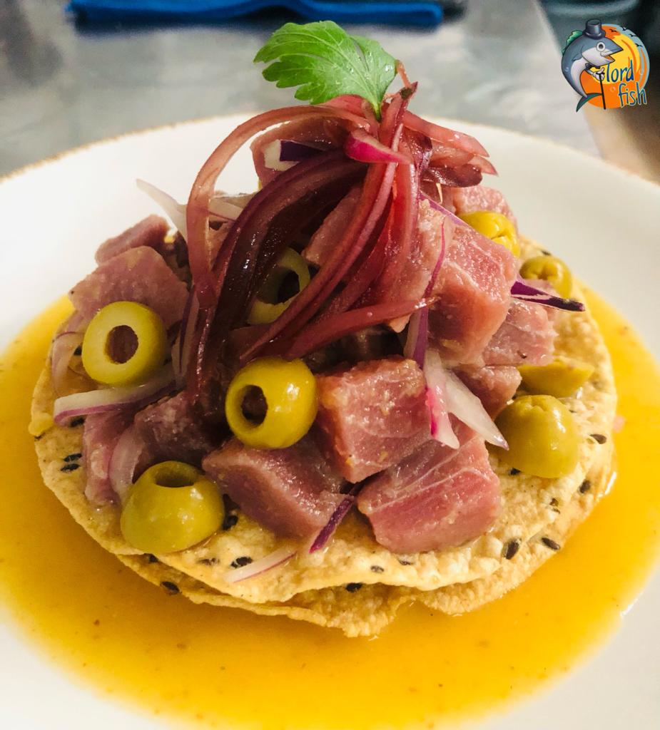 Tostada de atun en salsa de carambola